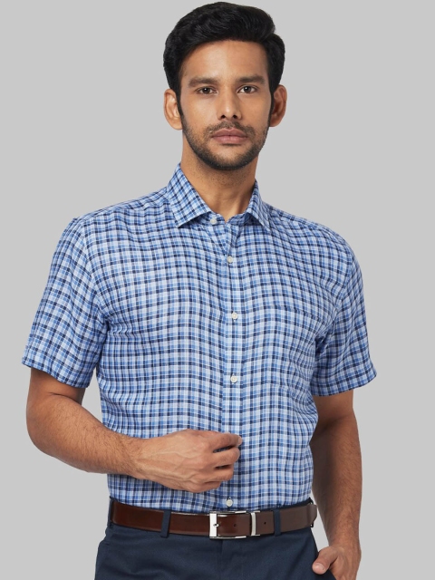

Park Avenue Men Blue Regular Fit Checked Formal Shirt