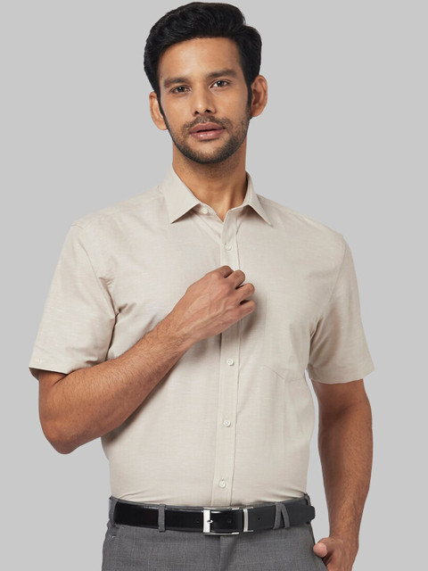 

Park Avenue Men Beige Regular Fit Solid Formal Shirt