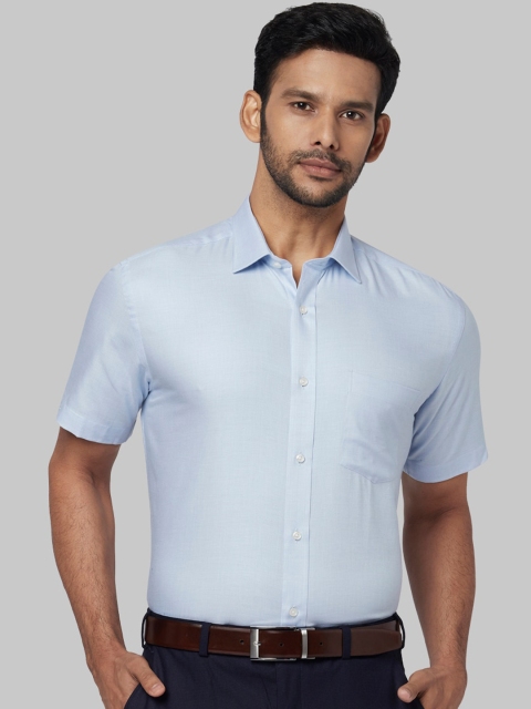 

Park Avenue Men Blue Regular Fit Solid Formal Shirt