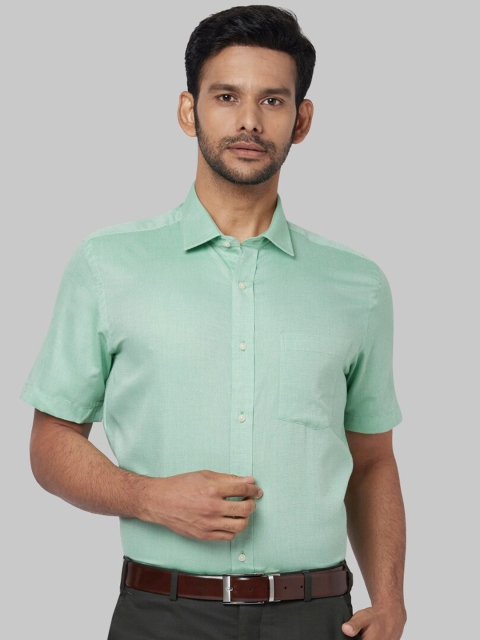 

Park Avenue Men Green Regular Fit Solid Formal Shirt