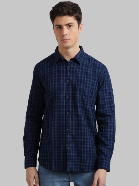 

Parx Men Blue Regular Fit Checked Casual Shirt