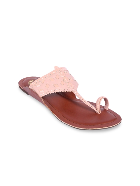 

Sole To Soul Women Peach-Coloured Woven Design One Toe Flats
