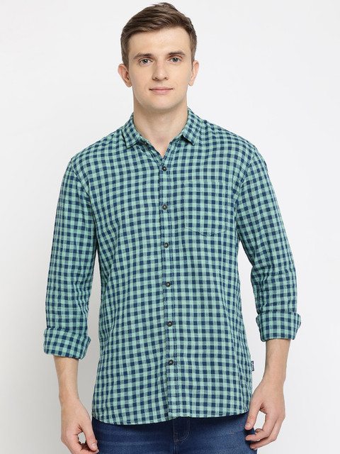 

Wrangler Men Green Regular Fit Checked Casual Shirt