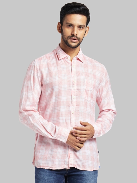 

Parx Men White & Coral Regular Fit Checked Casual Shirt