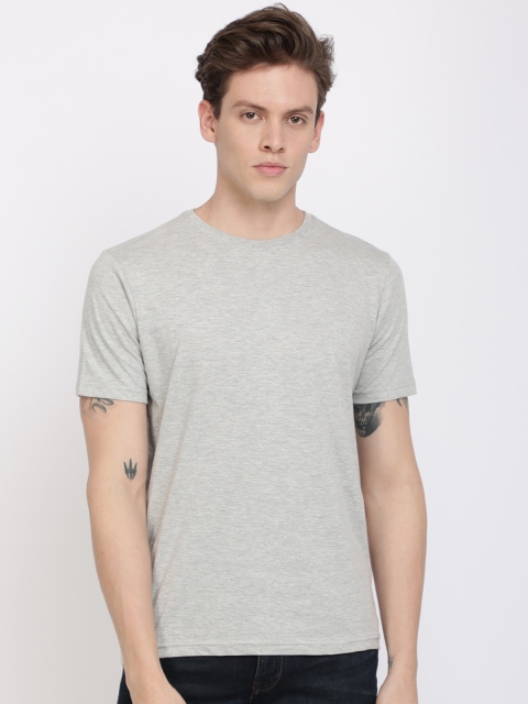 

IVOC Men Grey Solid Round Neck T-shirt