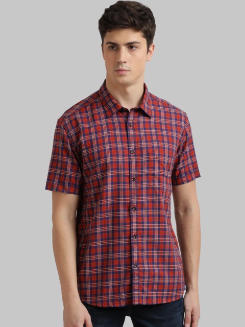 

Parx Men Red Regular Fit Checked Casual Shirt