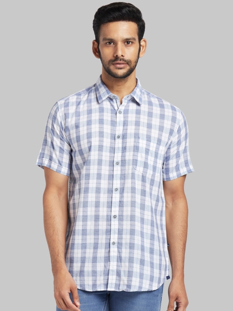 

Parx Men Blue & White Regular Fit Checked Casual Shirt