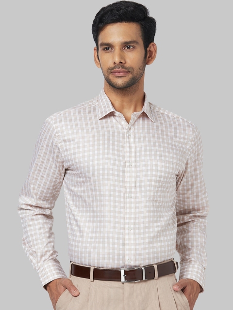 

Park Avenue Men Beige & White Regular Fit Checked Formal Shirt