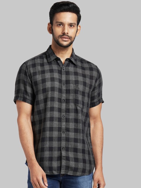 

Parx Men Black Regular Fit Checked Casual Shirt