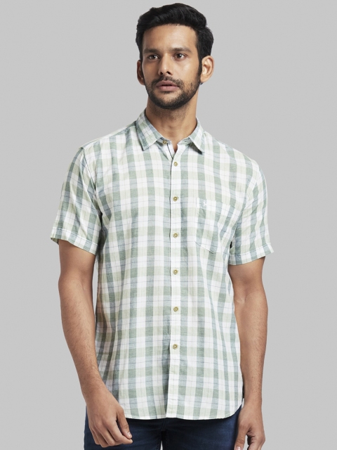 

Parx Men Green & White Regular Fit Checked Casual Shirt