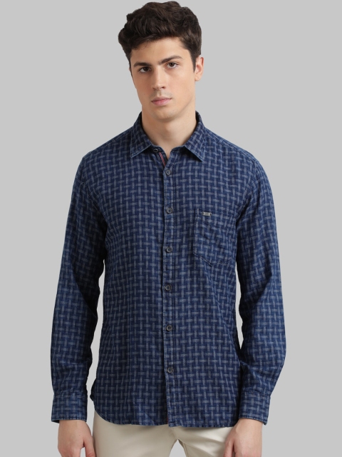 

Parx Men Blue Regular Fit Checked Casual Shirt