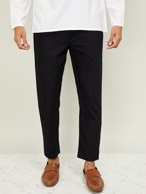 

Melange by Lifestyle Men Black Solid Pyjamas