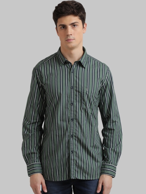 

Parx Men Green Regular Fit Striped Casual Shirt