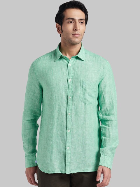 

Parx Men Green Regular Fit Solid Casual Shirt