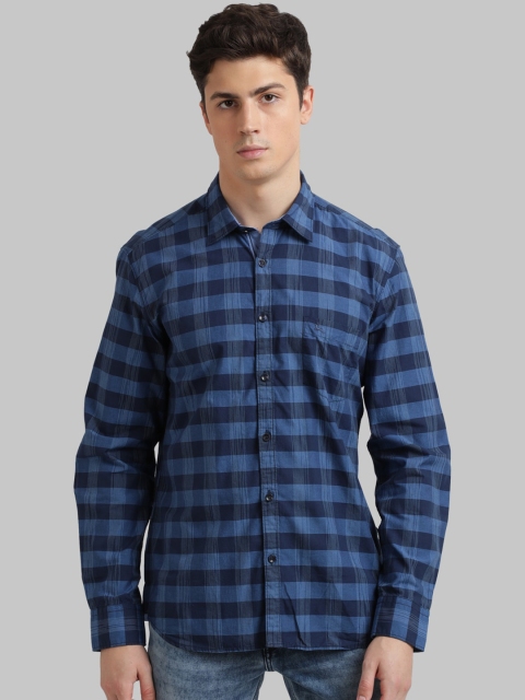 

Parx Men Blue Regular Fit Checked Casual Shirt
