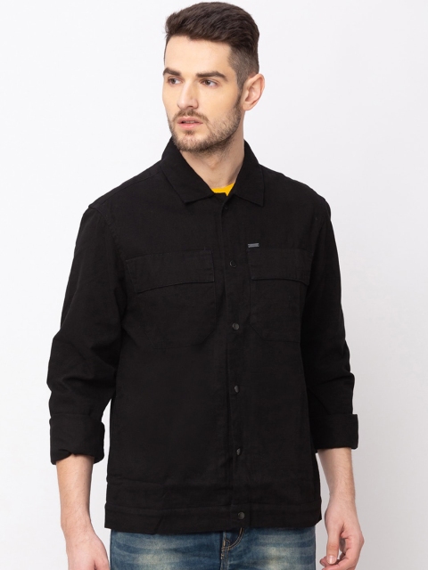 

Globus Men Black Regular Fit Solid Casual Shirt