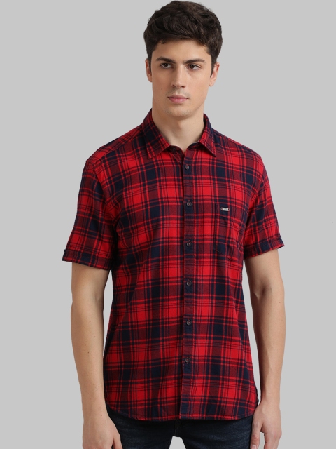 

Parx Men Red & Navy Blue Regular Fit Checked Casual Shirt