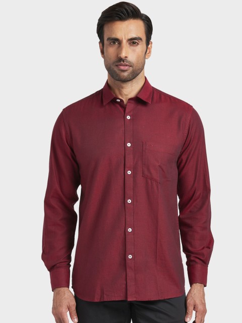 

ColorPlus Men Maroon Regular Fit Solid Casual Shirt