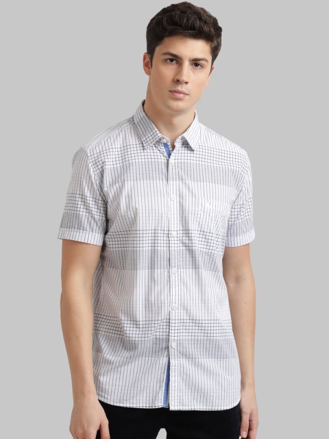

Parx Men White & Blue Regular Fit Checked Casual Shirt
