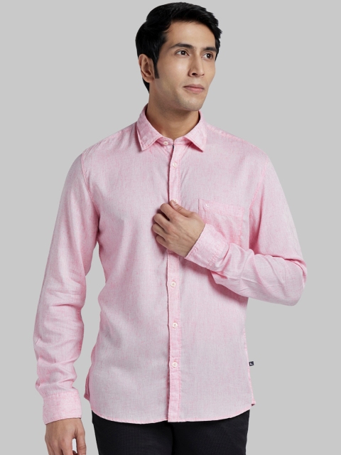 

Parx Men Red Regular Fit Solid Casual Shirt