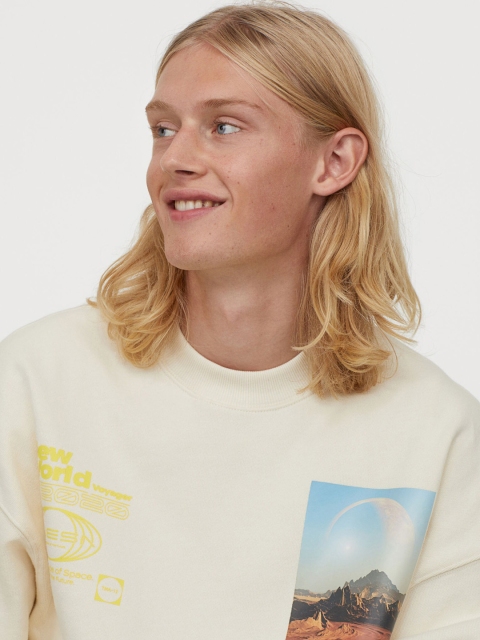 

H&M Men Beige & Blue Printed Cotton Sweatshirt