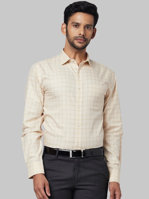 

Park Avenue Men Beige Regular Fit Checked Formal Shirt