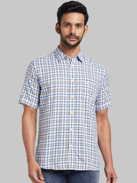 

Parx Men Blue & White Regular Fit Checked Casual Shirt
