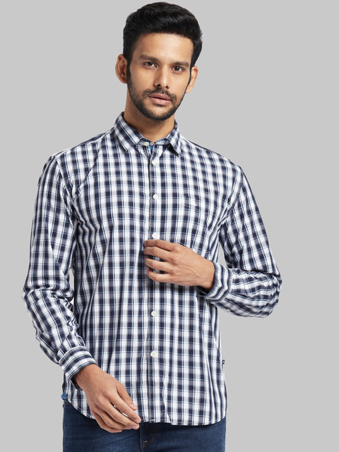 

Parx Men Blue & White Regular Fit Checked Casual Shirt
