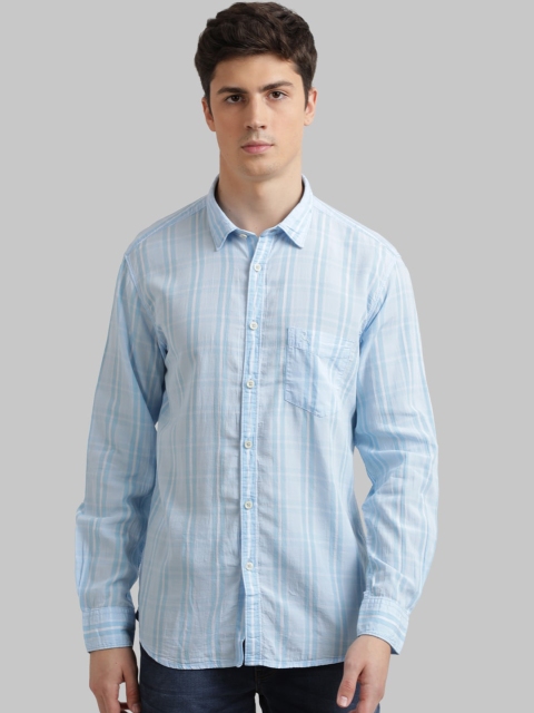 

Parx Men Blue Regular Fit Checked Casual Shirt