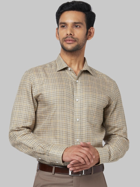 

Park Avenue Men Beige Regular Fit Checked Formal Shirt