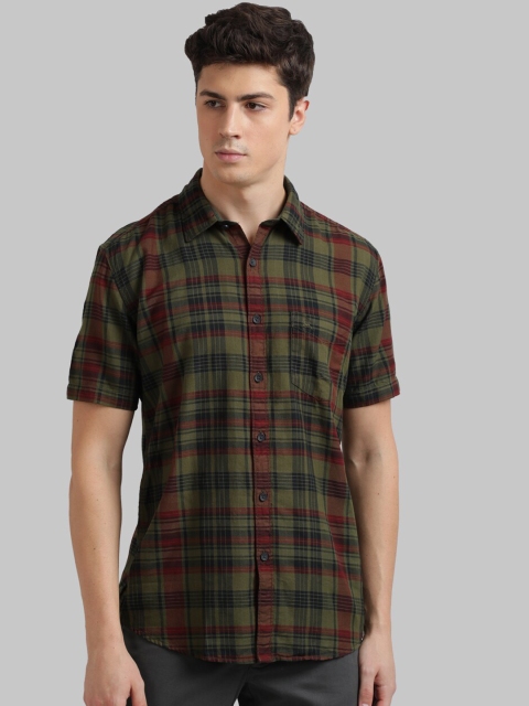 

Parx Men Green & Red Regular Fit Checked Casual Shirt