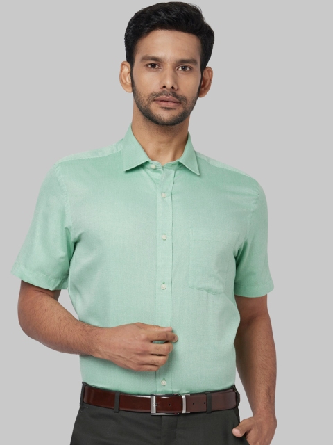 

Park Avenue Men Green Regular Fit Solid Formal Shirt