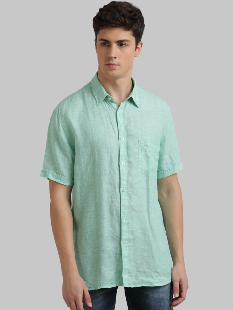 

Parx Men Green Regular Fit Solid Casual Shirt