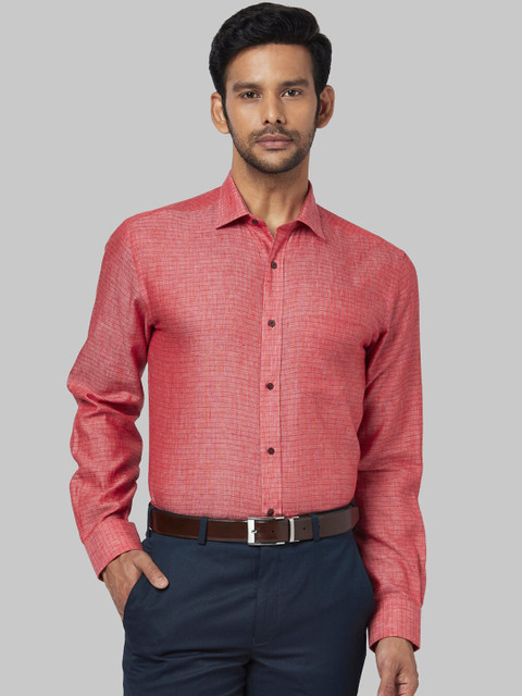 

Park Avenue Men Red Regular Fit Checked Formal Shirt