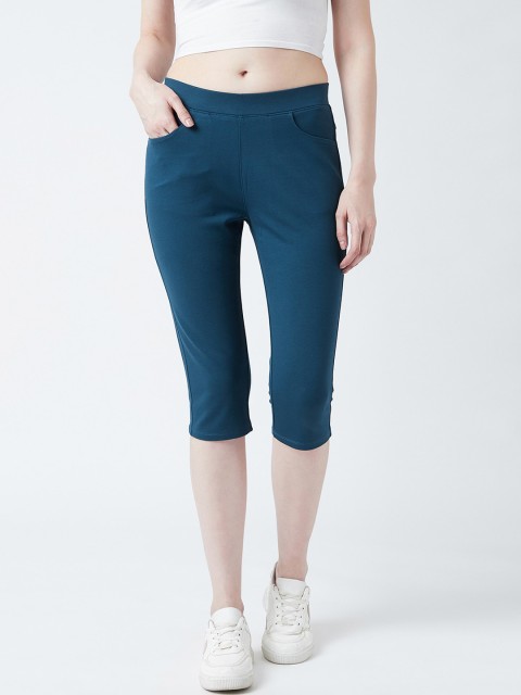 

Devis Women Blue Solid Skinny Fit Capris