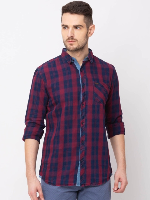 

Globus Men Blue & Red Regular Fit Checked Casual Shirt