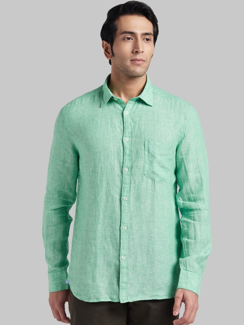 

Parx Men Green Regular Fit Solid Casual Shirt