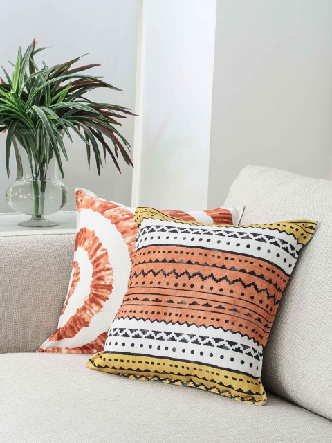 

BLUE BOAT Set of 2 White & Peach-Coloured Geometric Square Cushion Covers