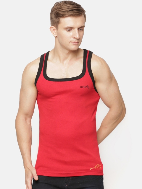 

one8 by Virat Kohli Men Red Solid Gym Innerwear Vest