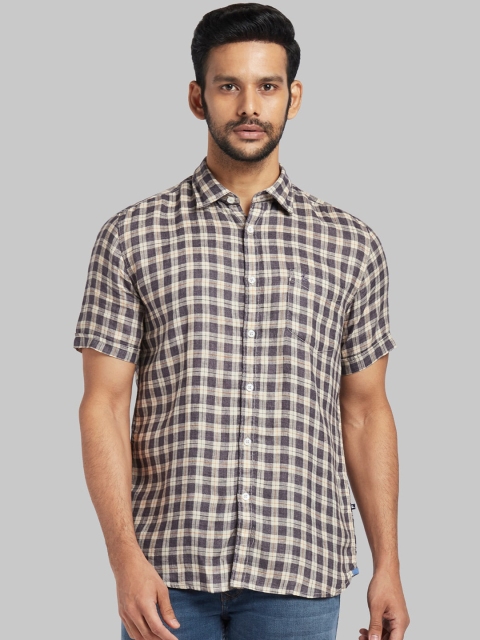 

Parx Men Beige & Black Regular Fit Checked Casual Shirt