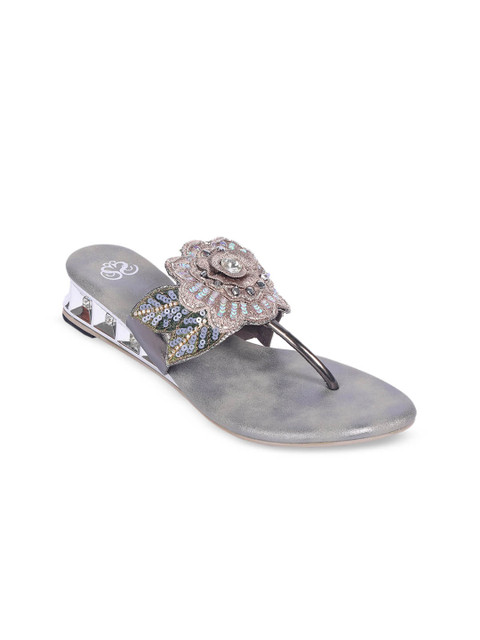 

Sole To Soul Women Grey Embellished Heels