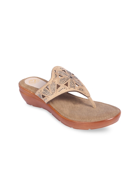 

Sole To Soul Women Beige Textured Comfort Heels
