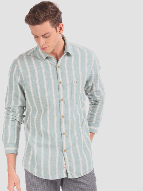 

U.S. Polo Assn. Men Green & White Regular Fit Striped Casual Shirt