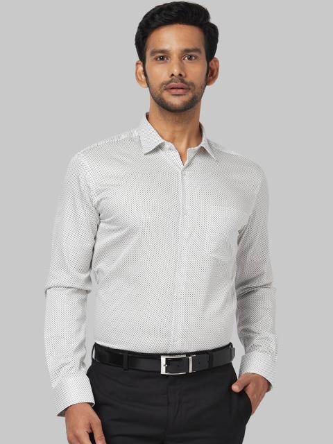 

Park Avenue Men White & Black Regular Fit Printed Formal Shirt