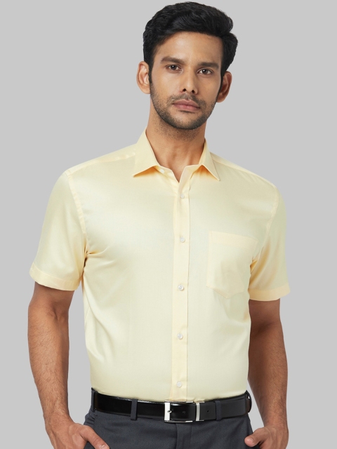 

Park Avenue Men Yellow Regular Fit Self Design Formal Shirt