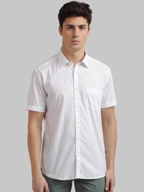 

Parx Men White Regular Fit Solid Casual Shirt