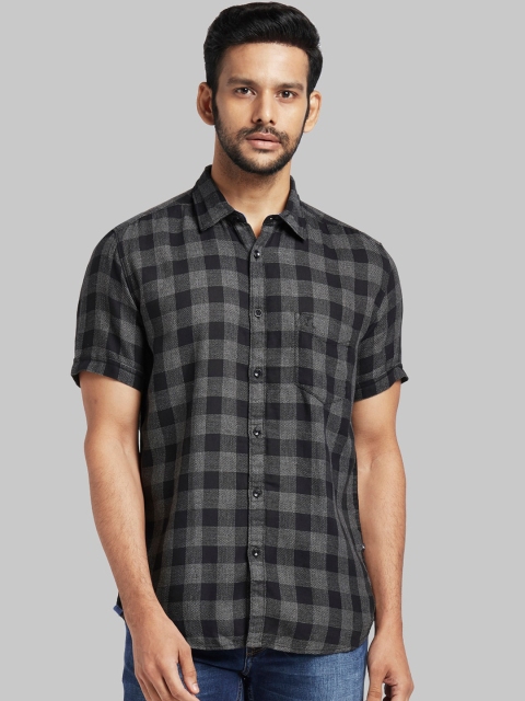 

Parx Men Black Regular Fit Checked Casual Shirt