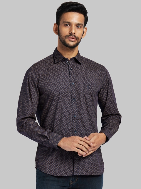 

Parx Men Navy Blue & Brown Regular Fit Printed Casual Shirt