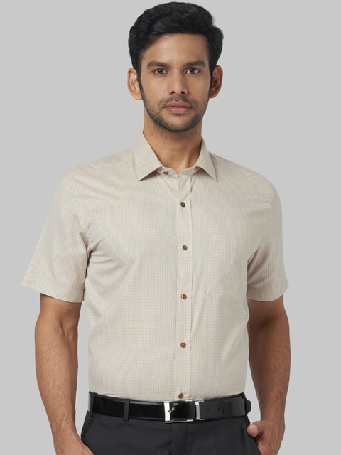 

Park Avenue Men Beige Regular Fit Checked Formal Shirt