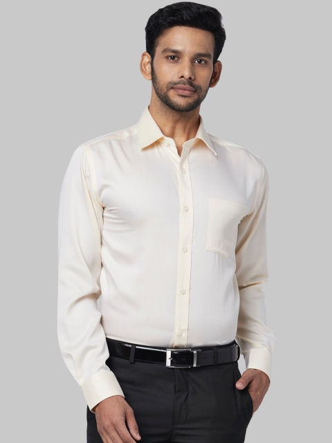 

Park Avenue Men Yellow Regular Fit Solid Formal Shirt